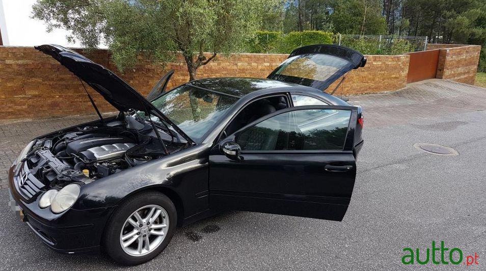 2002' Mercedes-Benz C-220 photo #1