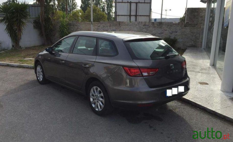 2015' SEAT Leon photo #2