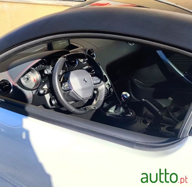 2014' Peugeot RCZ photo #5