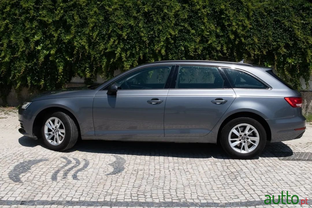 2016' Audi A4 Avant photo #3