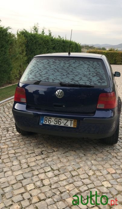 2004' Volkswagen Golf photo #4