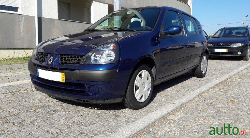 2002' Renault Clio 1.2 Expression photo #3