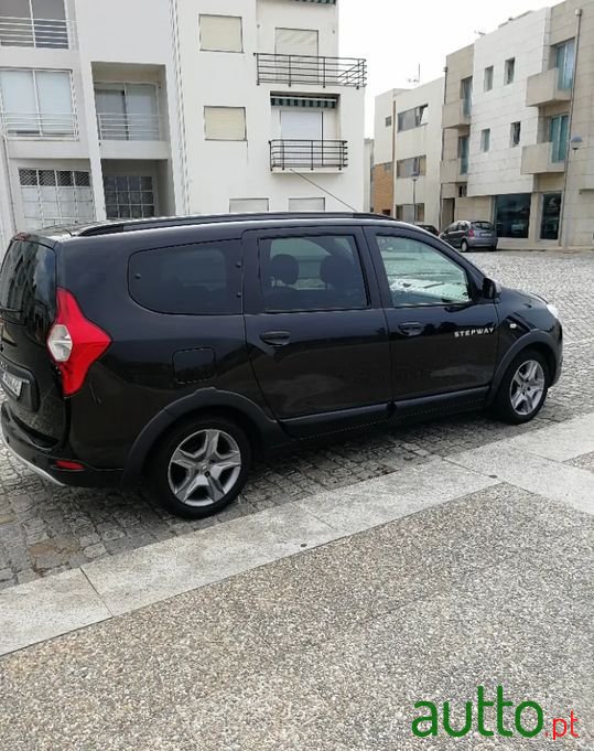 2018' Dacia Lodgy photo #1