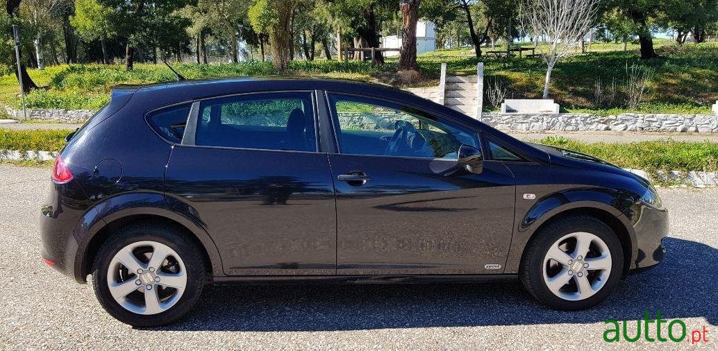 2009' SEAT Leon 1.9 Tdi Sport photo #4
