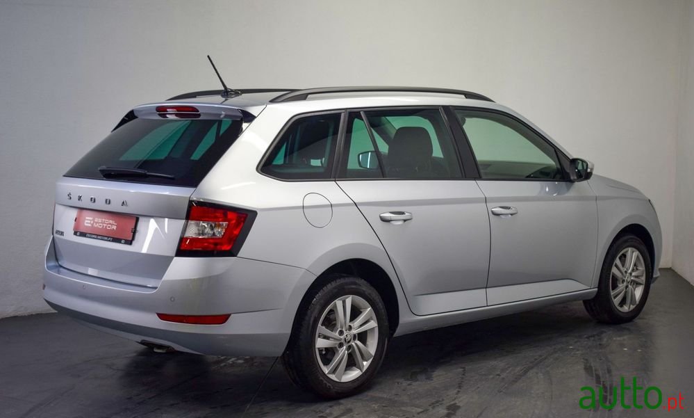 2022' Skoda Fabia Break photo #3