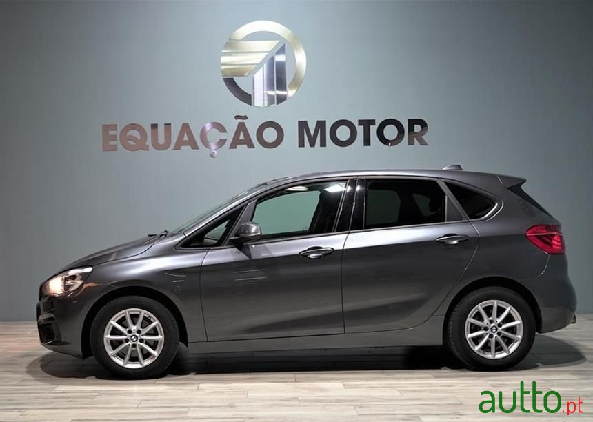 2017' BMW 216 Active Tourer photo #4