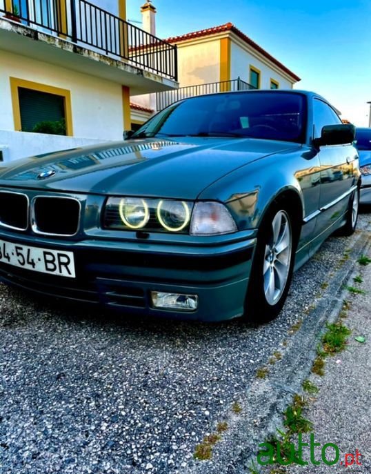 1993' BMW 318 photo #1