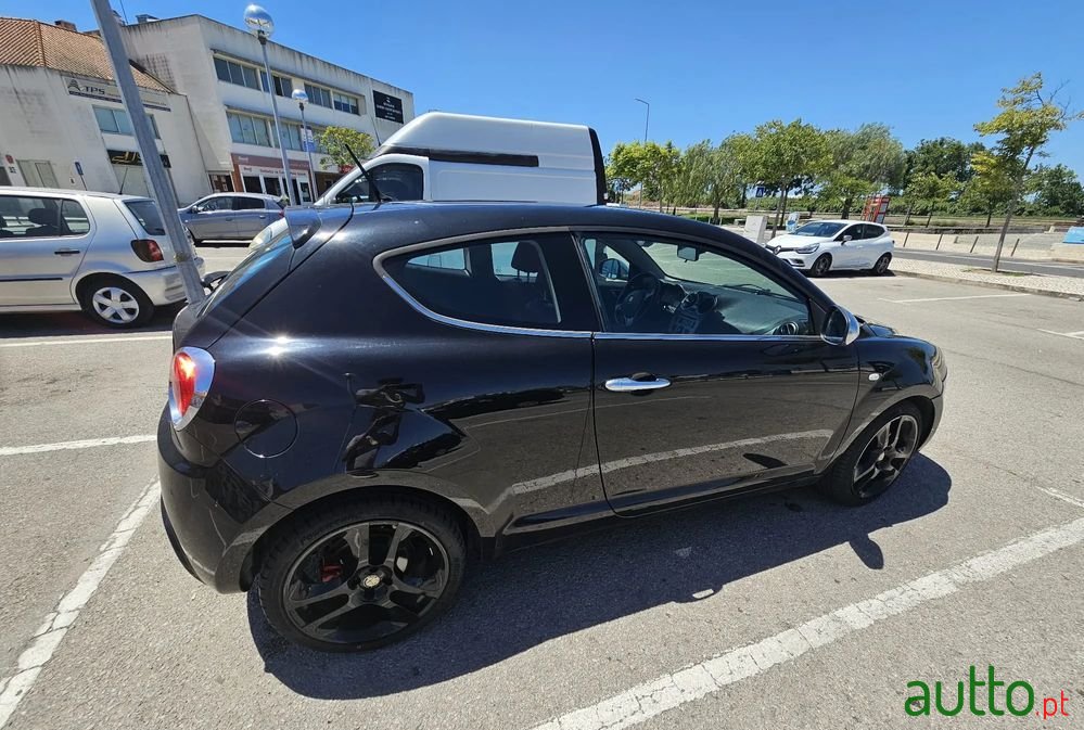 2012' Alfa Romeo MiTo photo #2