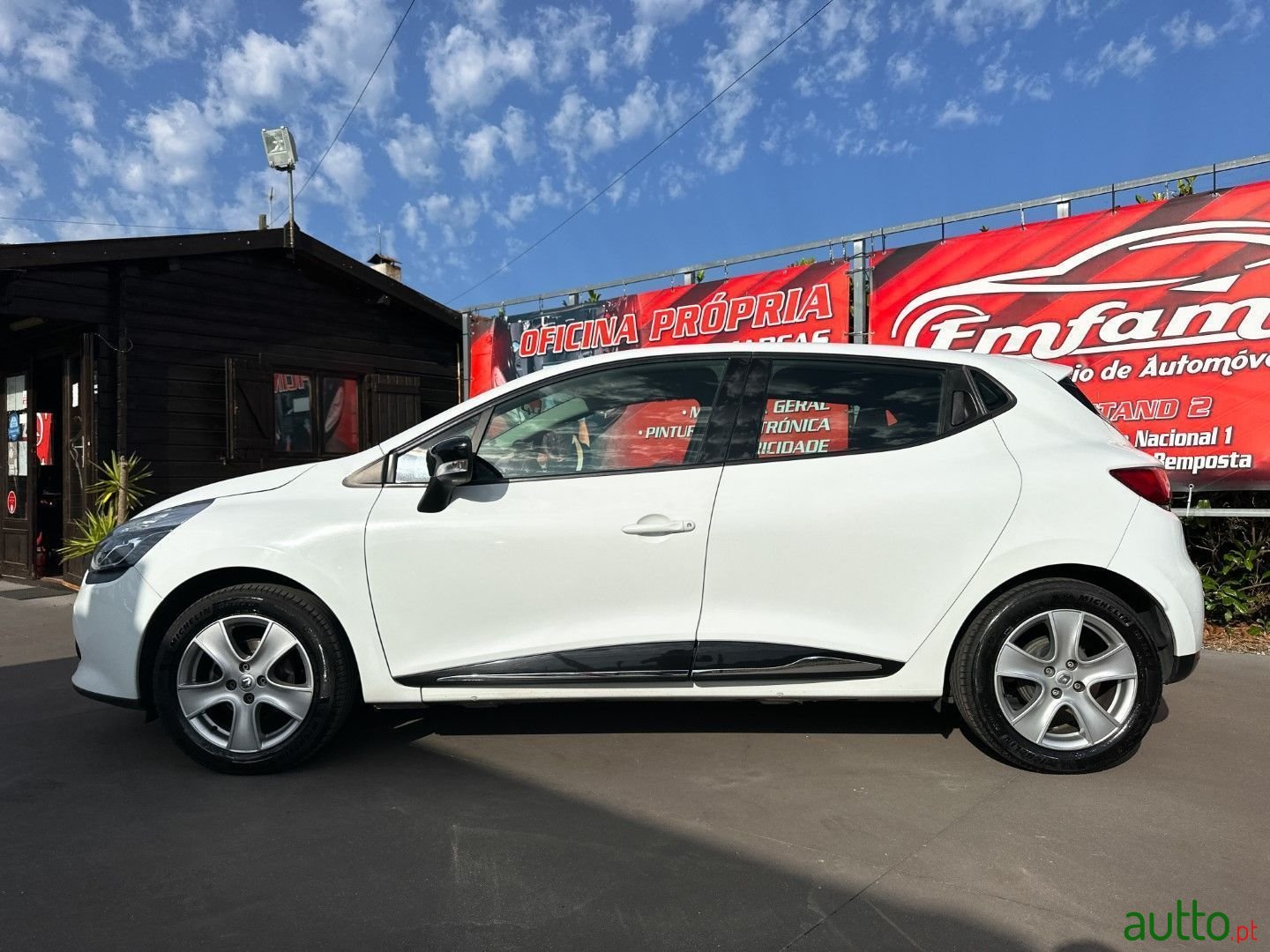 2015' Renault Clio photo #5