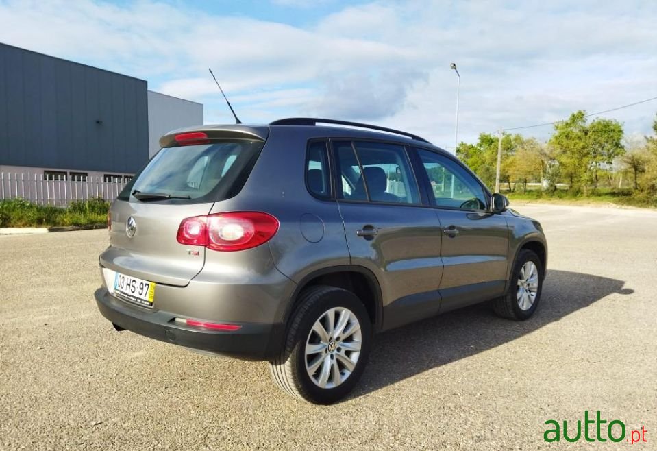 2009' Volkswagen Tiguan photo #3