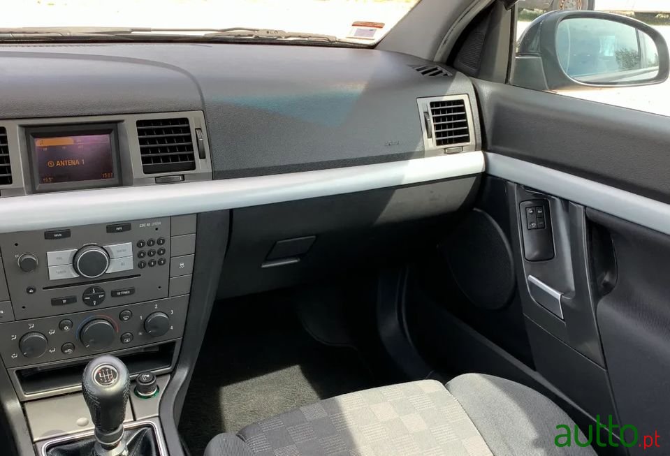 2005' Opel Vectra photo #4
