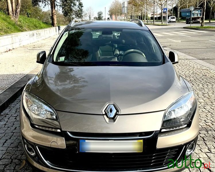 2012' Renault Megane Sport Tourer photo #6