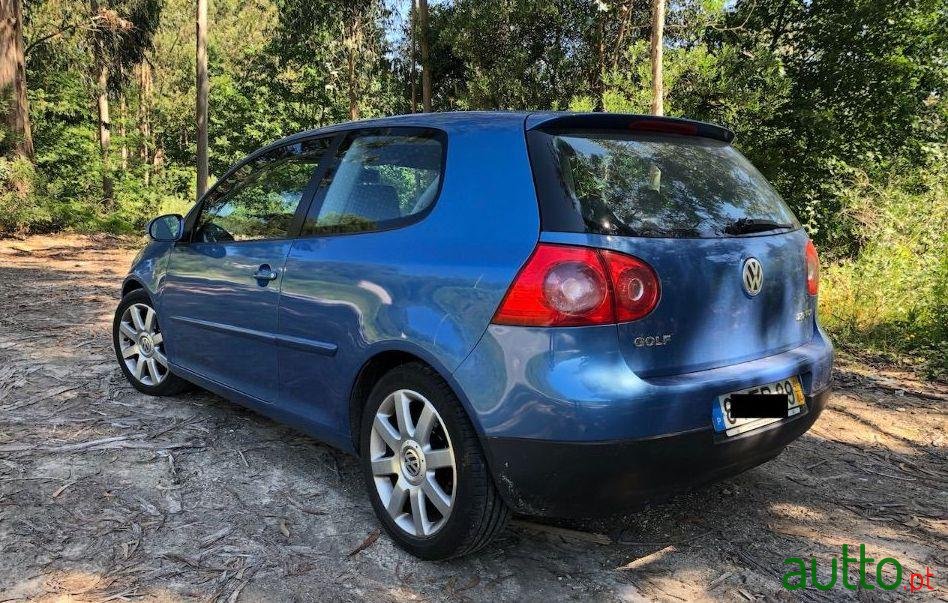 2004' Volkswagen Golf photo #1