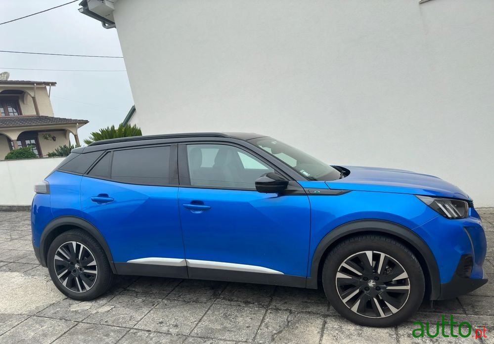 2020' Peugeot e-2008 Gt photo #2