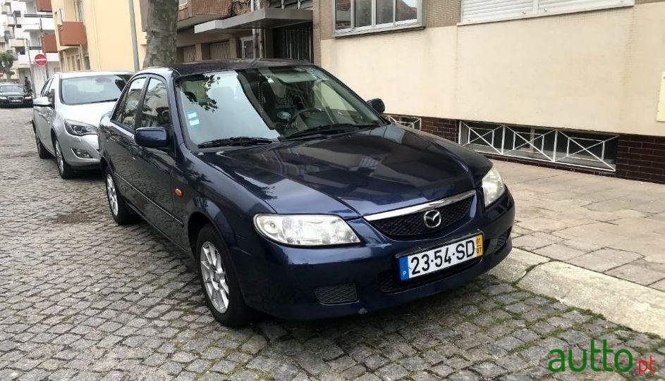 2001' Mazda 323 photo #3