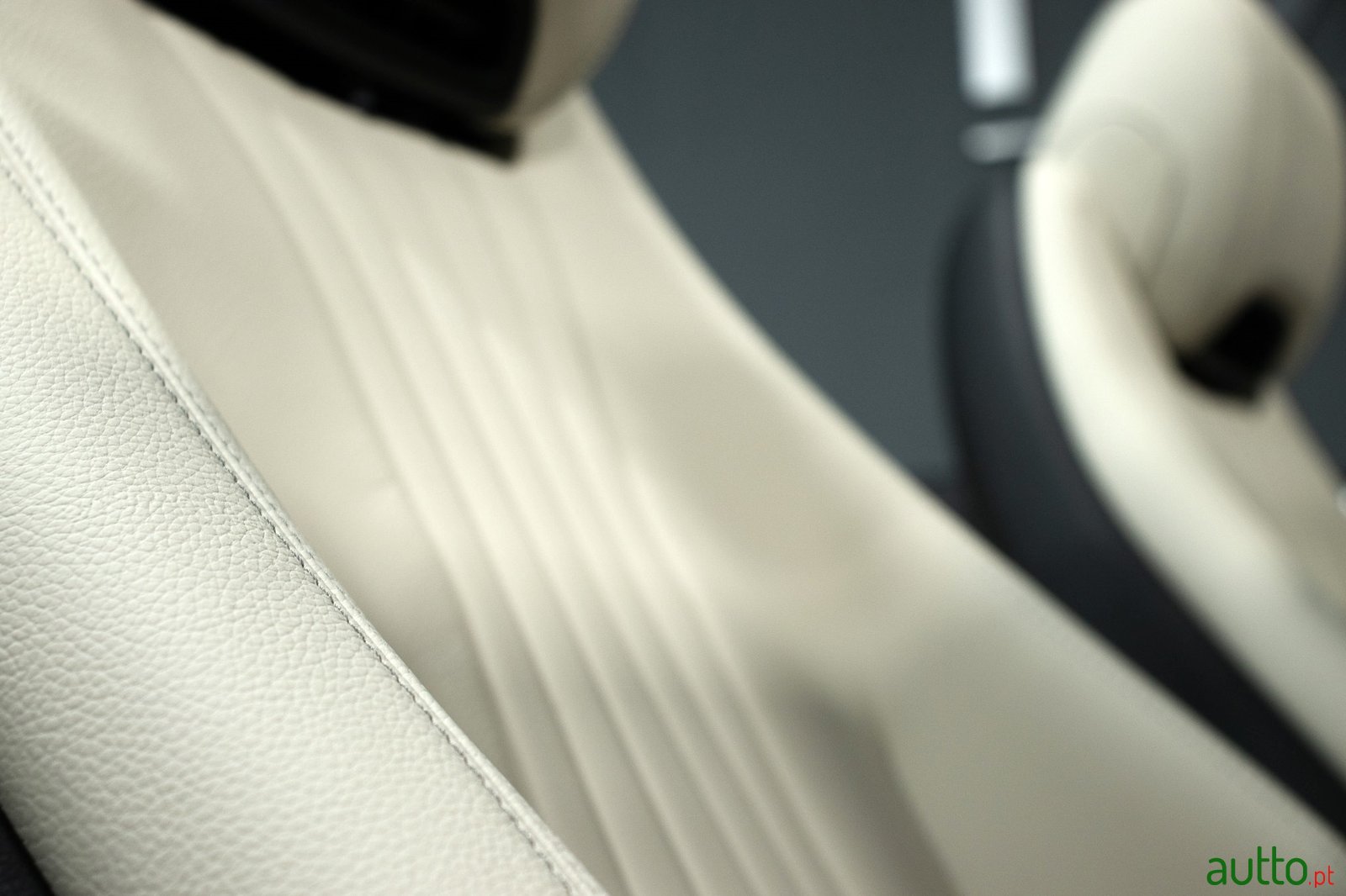 2020' Mercedes-Benz E 300 photo #4