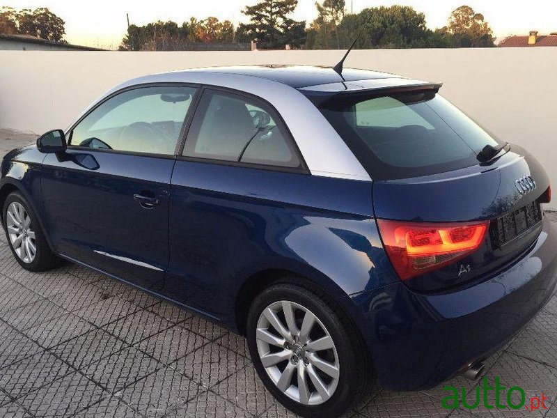 2011' Audi A1 1.6 Tdi Sport photo #2