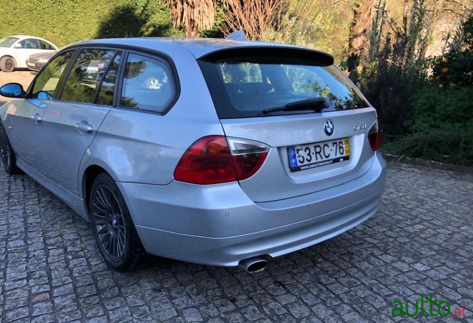 2008' BMW 318 D Touring Dynamic photo #6