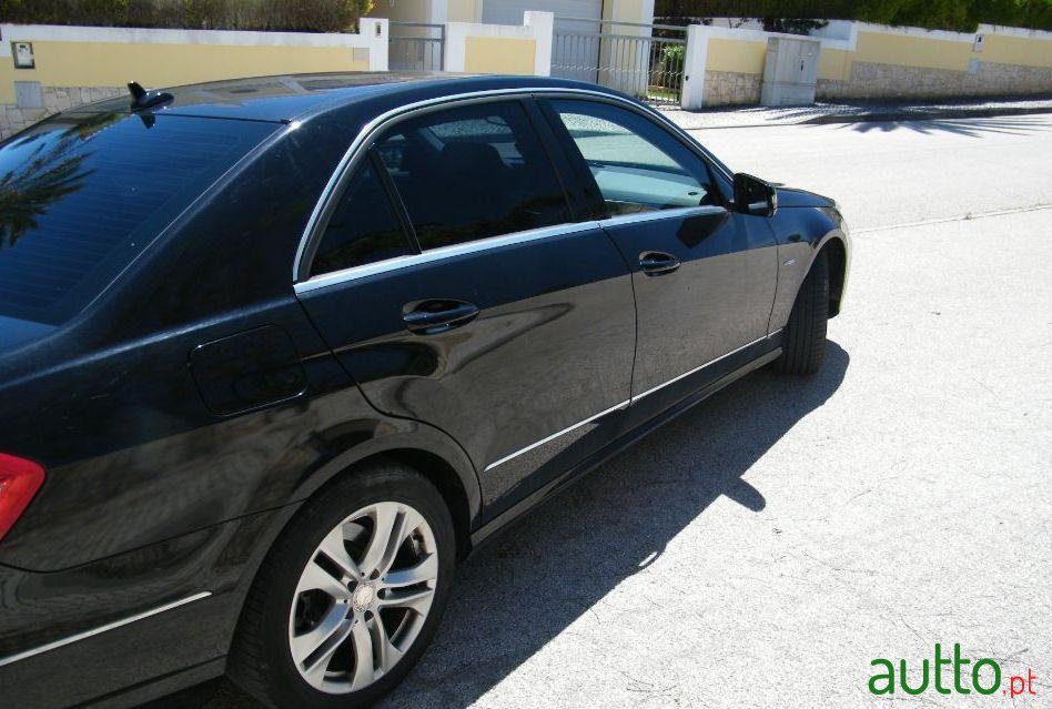 2010' Mercedes-Benz E-220 Cdi Avantgarde photo #3