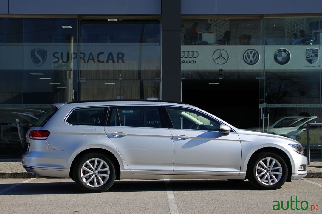 2016' Volkswagen Passat photo #6