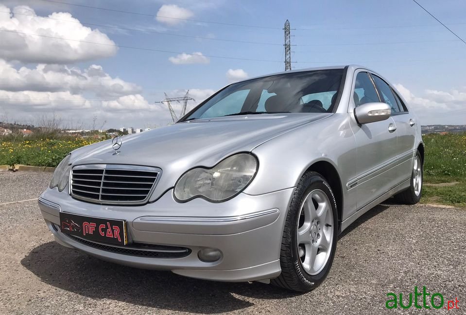 2002' Mercedes-Benz C-220 photo #4