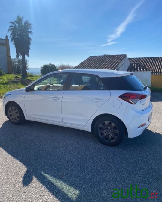 2017' Hyundai i20 photo #5