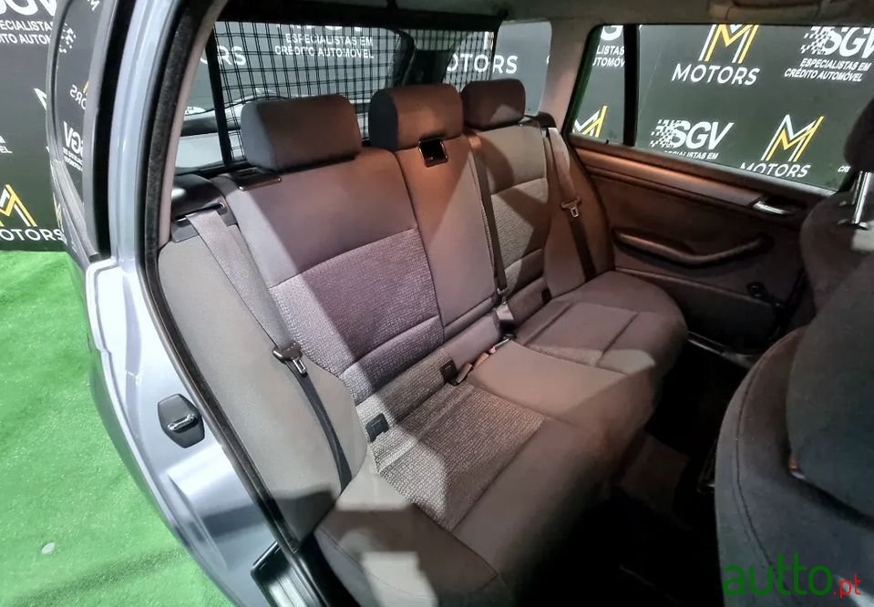 2003' BMW 320 photo #4