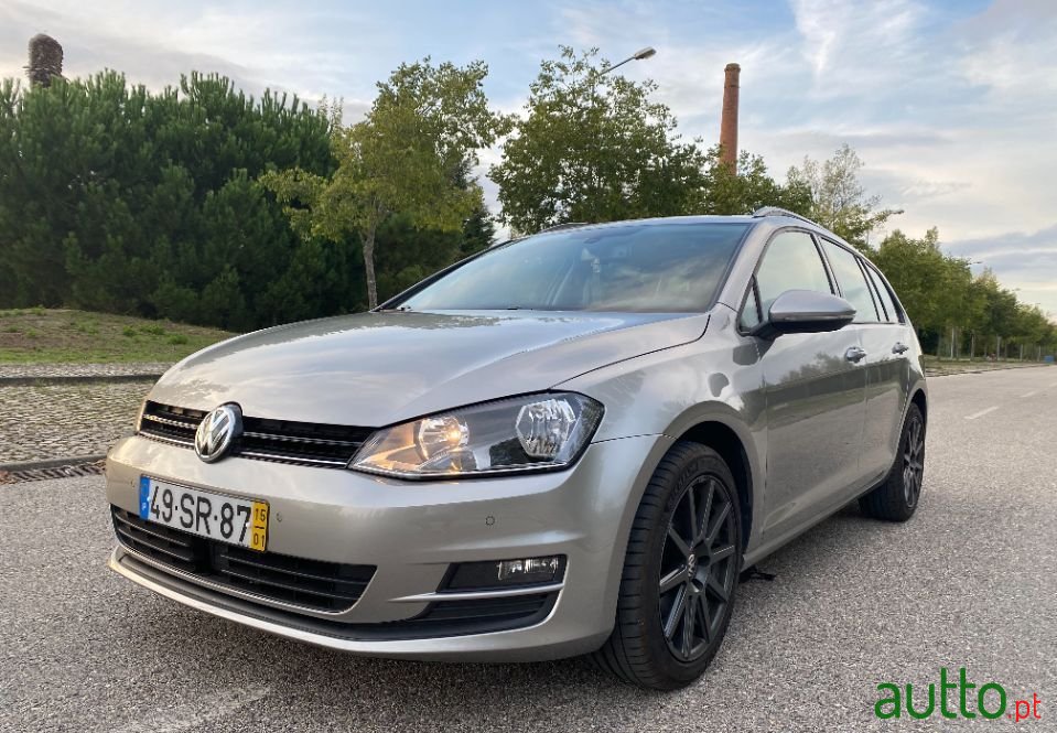 2015' Volkswagen Golf Variant photo #1