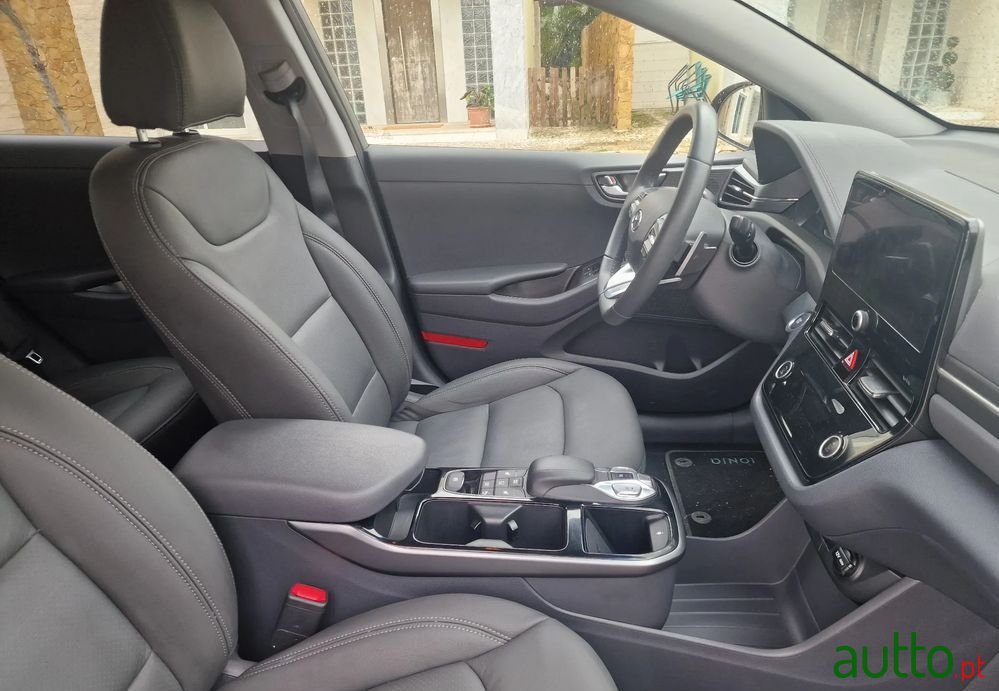 2021' Hyundai Ioniq photo #6