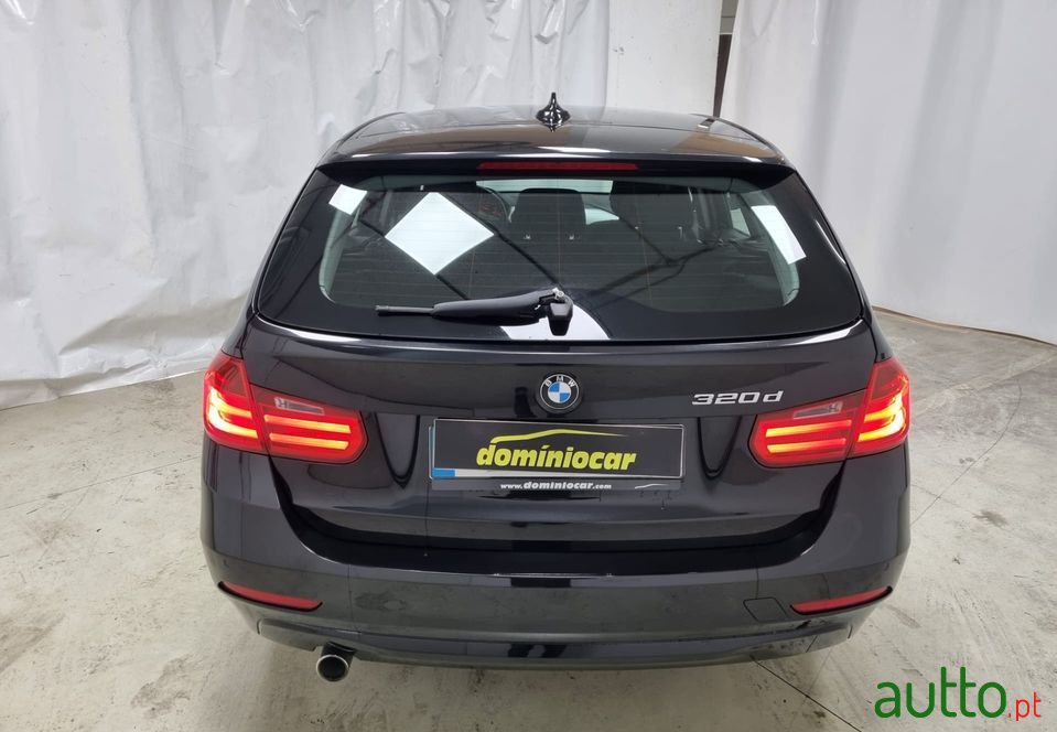 2013' BMW 320 photo #5