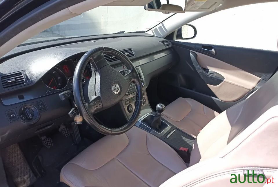 2008' Volkswagen Passat photo #6