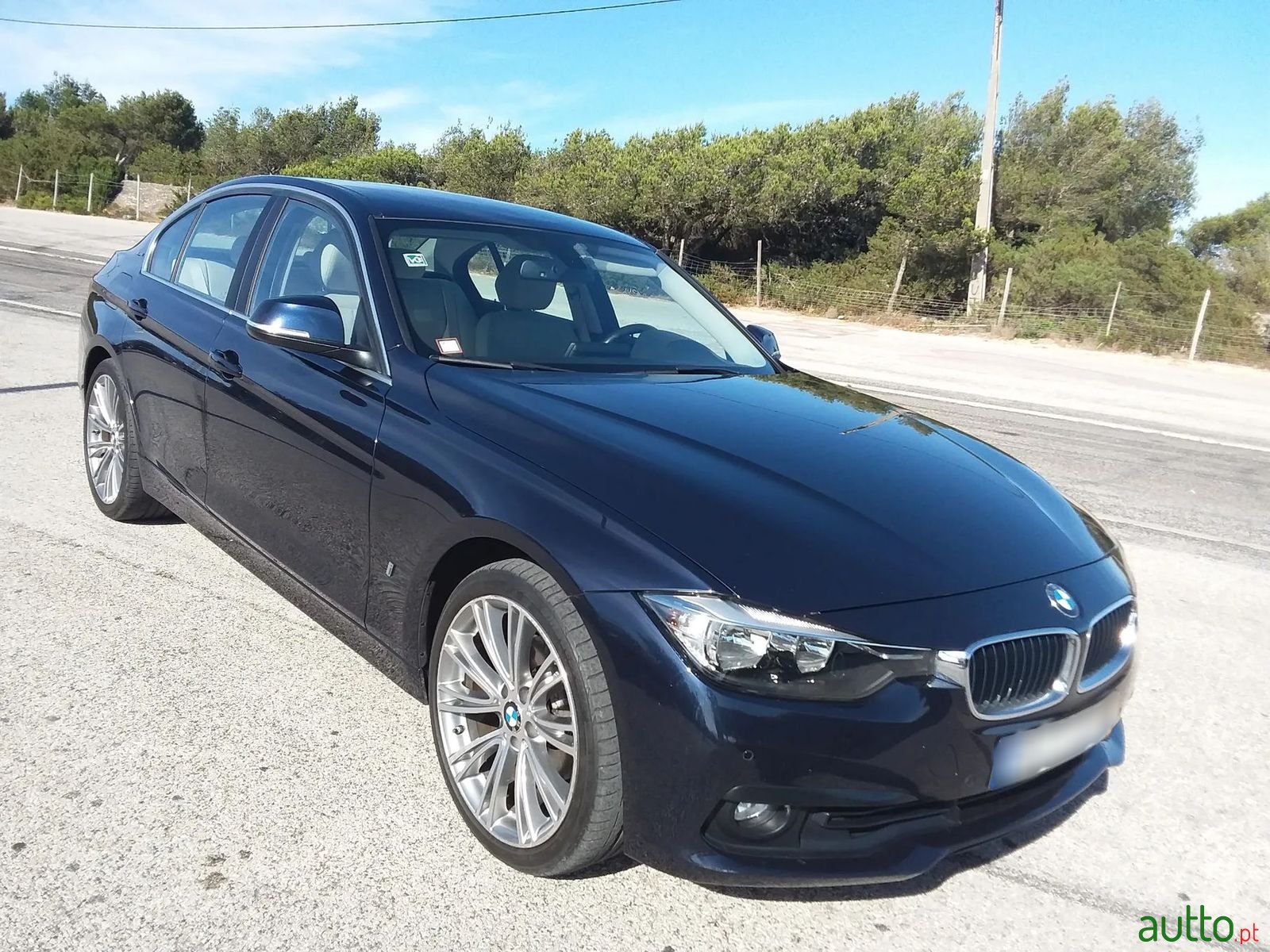 2017' BMW 330 photo #4