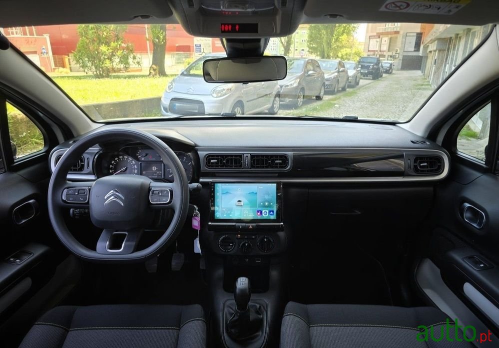 2018' Citroen C3 1.2 Puretech Feel photo #5