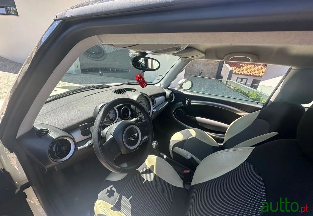 2008' MINI Cooper D photo #2