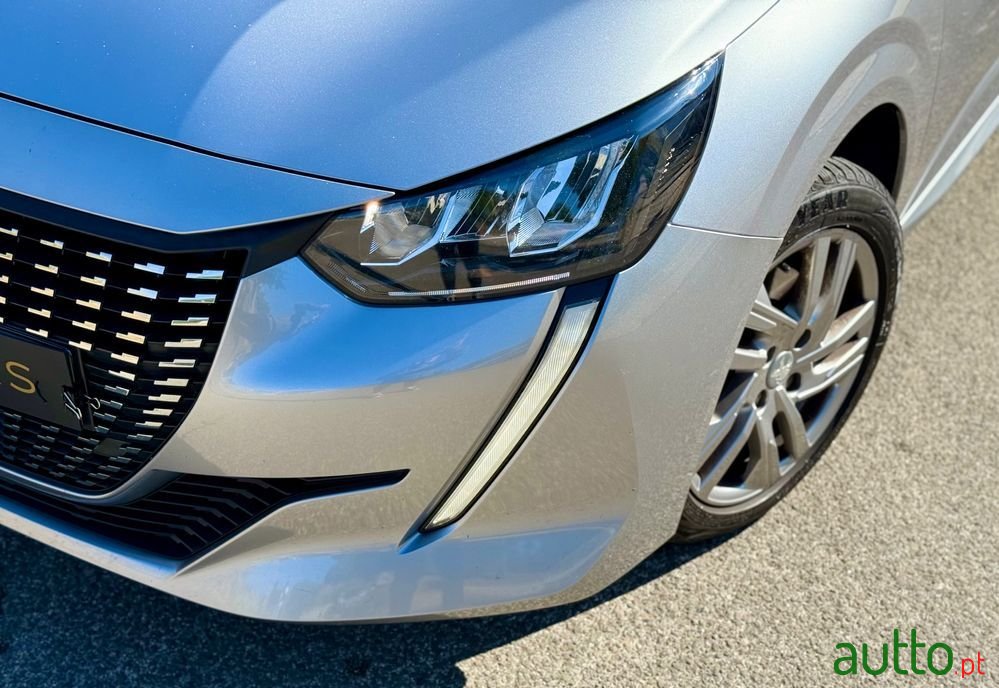 2020' Peugeot 208 1.2 Puretech Style photo #2