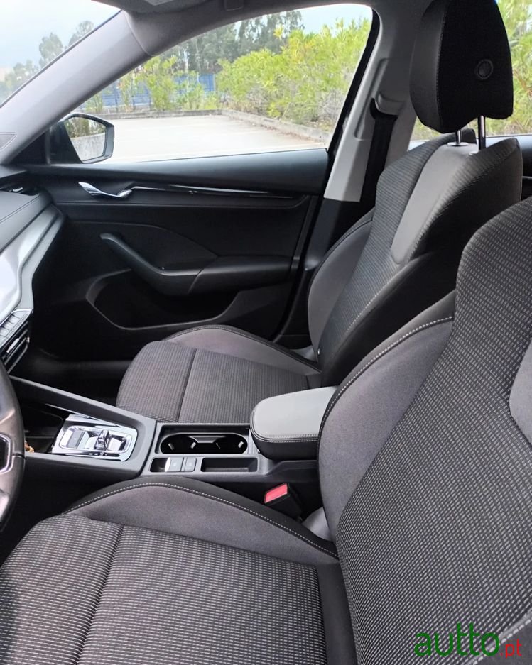 2022' Skoda Octavia Break photo #5