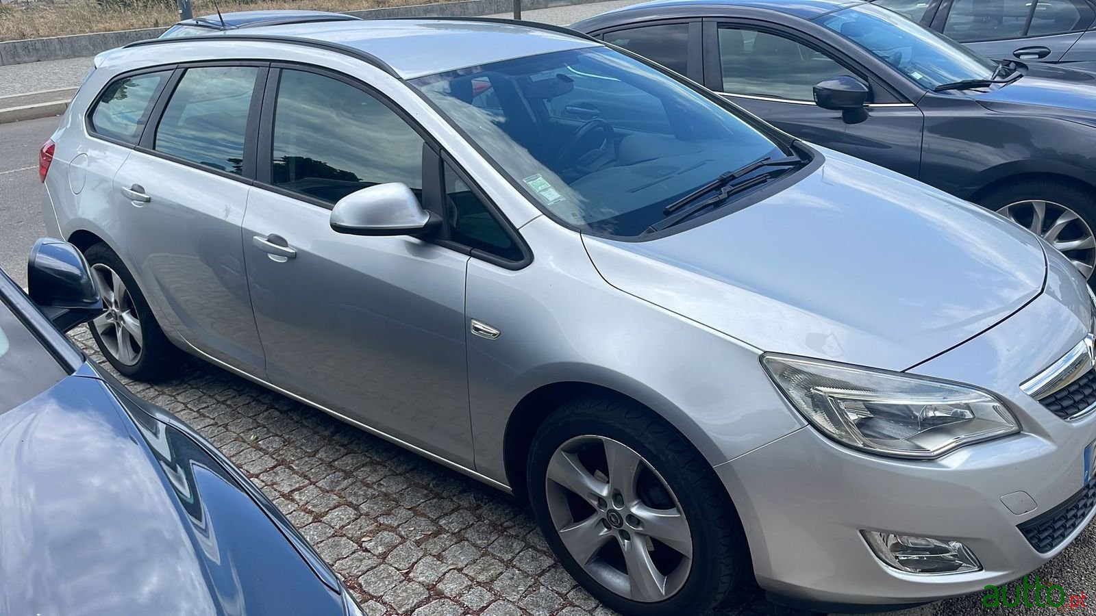 2012' Opel Astra Sports Tourer photo #6