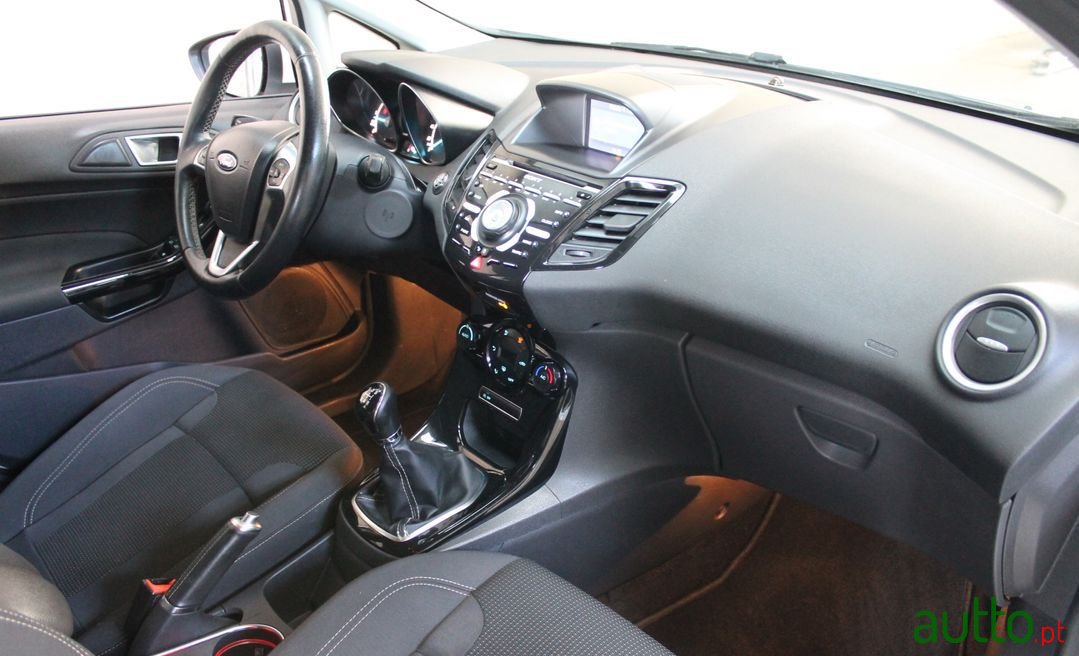 2017' Ford Fiesta photo #5