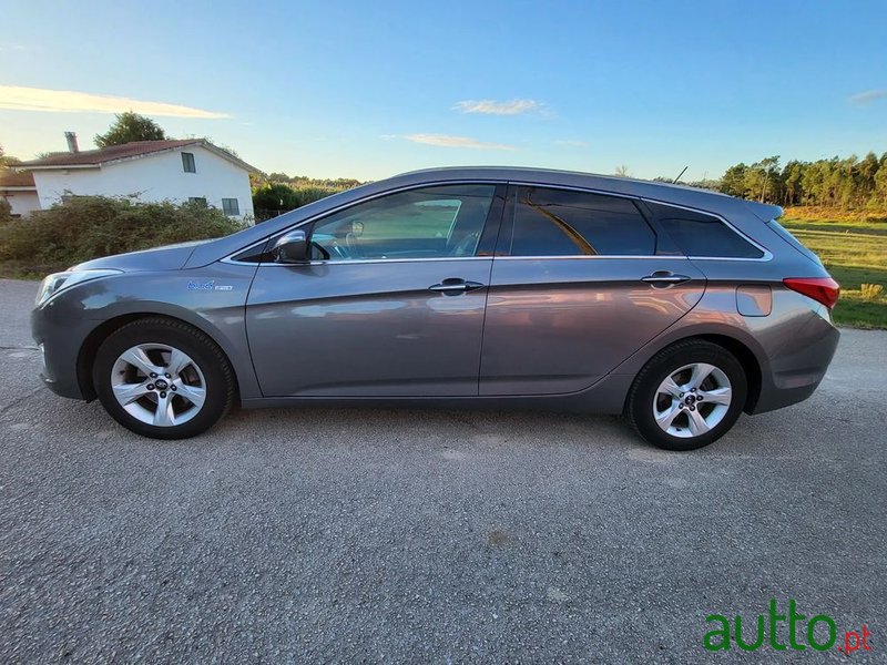 2013' Hyundai i40 Sw photo #3