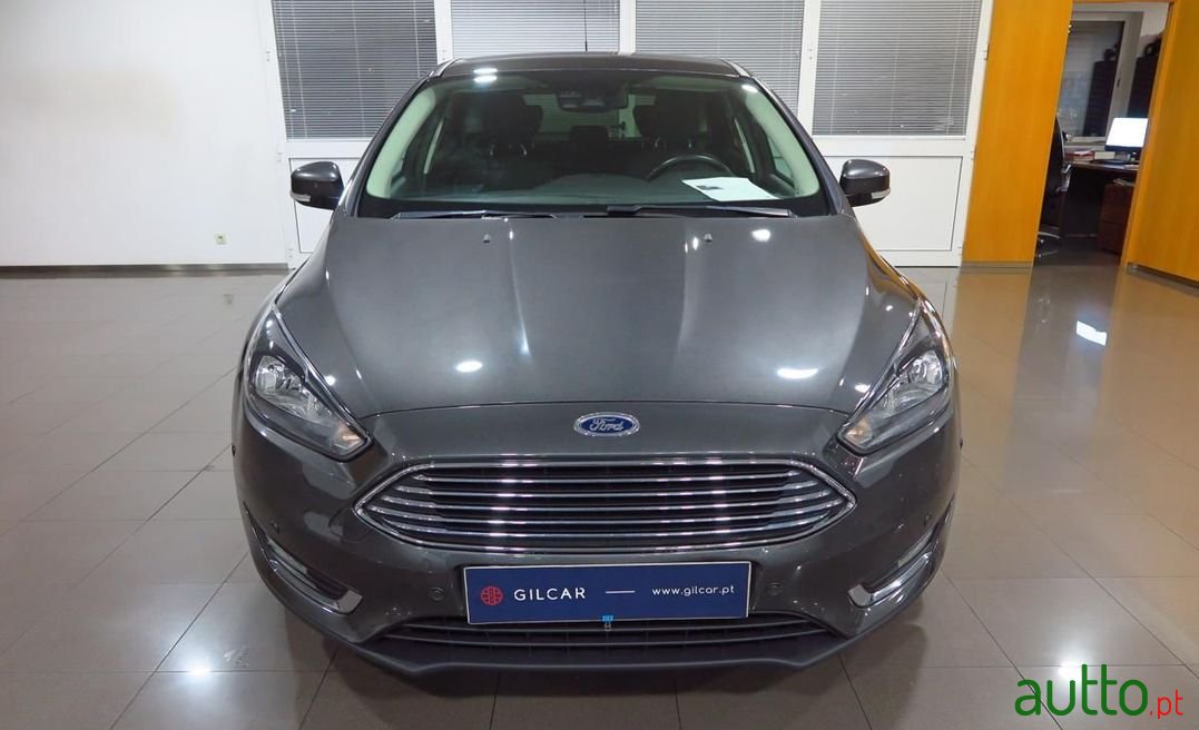 2015' Ford Focus photo #3