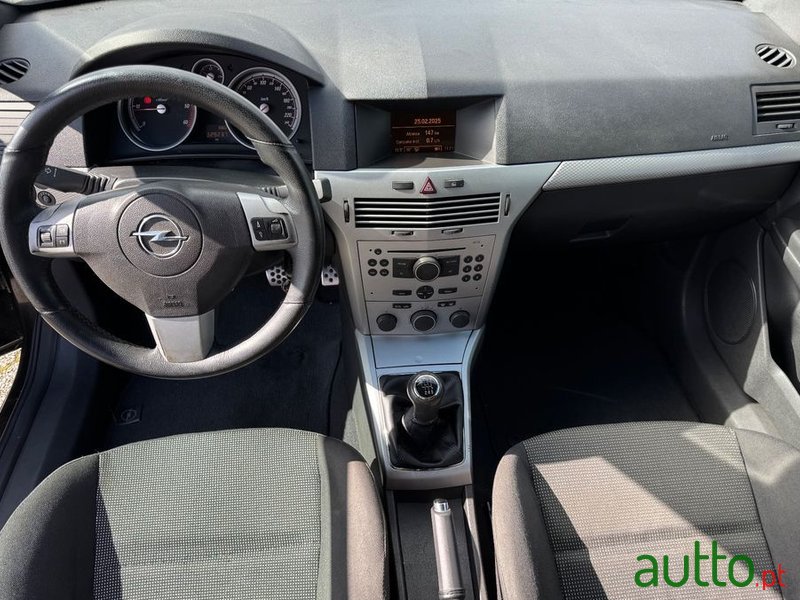 2006' Opel Astra Gtc 1.3 Cdti photo #6