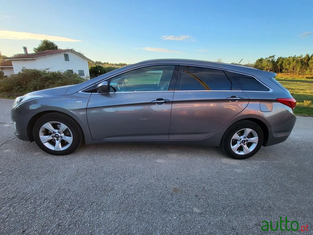 2013' Hyundai i40 Sw photo #3