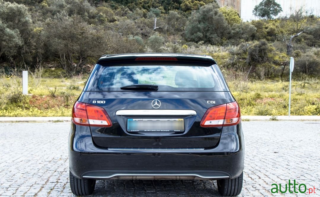 2015' Mercedes-Benz B-180 photo #4