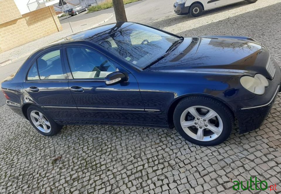 2003' Mercedes-Benz C-220 photo #5