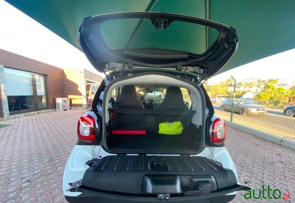 2019' Smart Fortwo photo #5