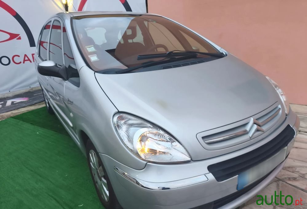 2004' Citroen Xsara Picasso 1.6I Premier photo #2