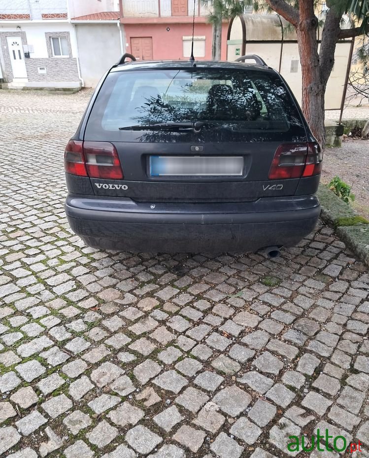 1997' Volvo V40 Cross Country photo #4