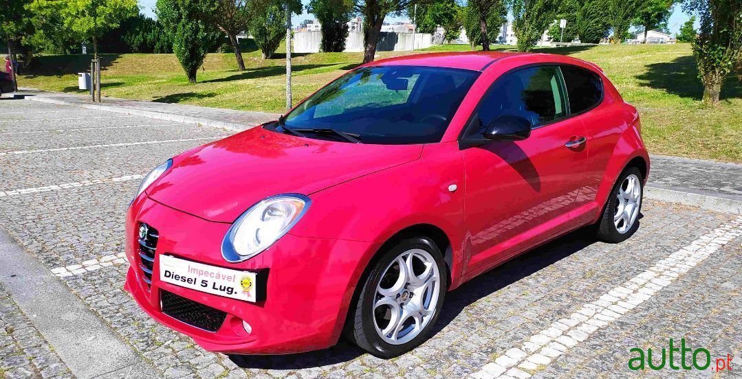 2011' Alfa Romeo MiTo photo #2