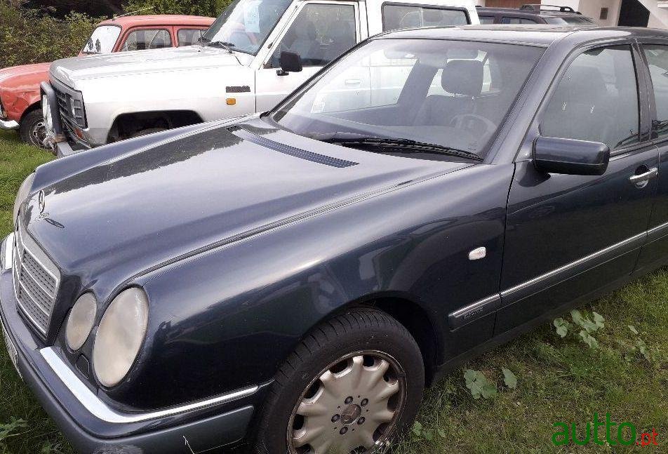 1997' Mercedes-Benz E-300 photo #2