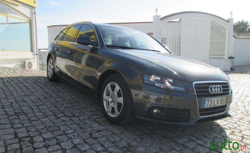 2011' Audi A4 Avant 2.0 TDi photo #2